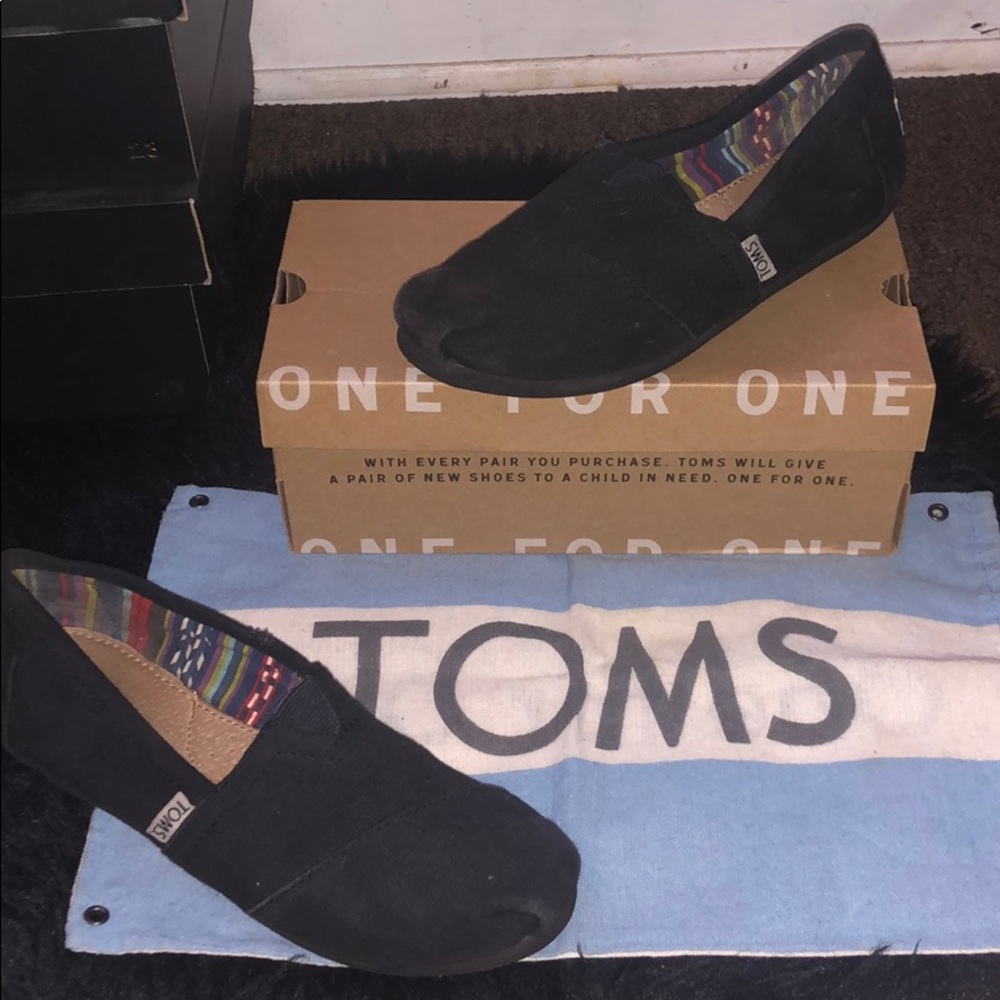 Toms